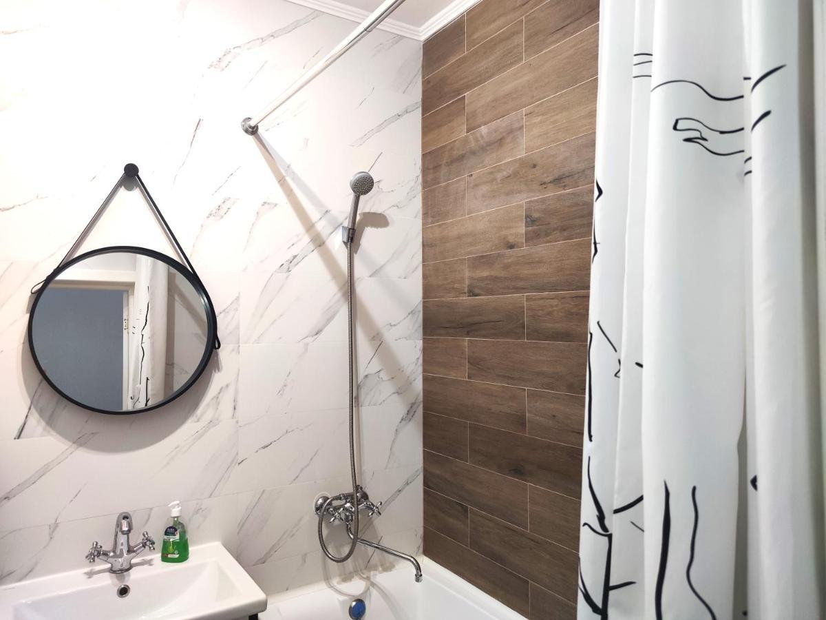 Loftik Apartments Shevchenko Street อัลมาตี ภายนอก รูปภาพ