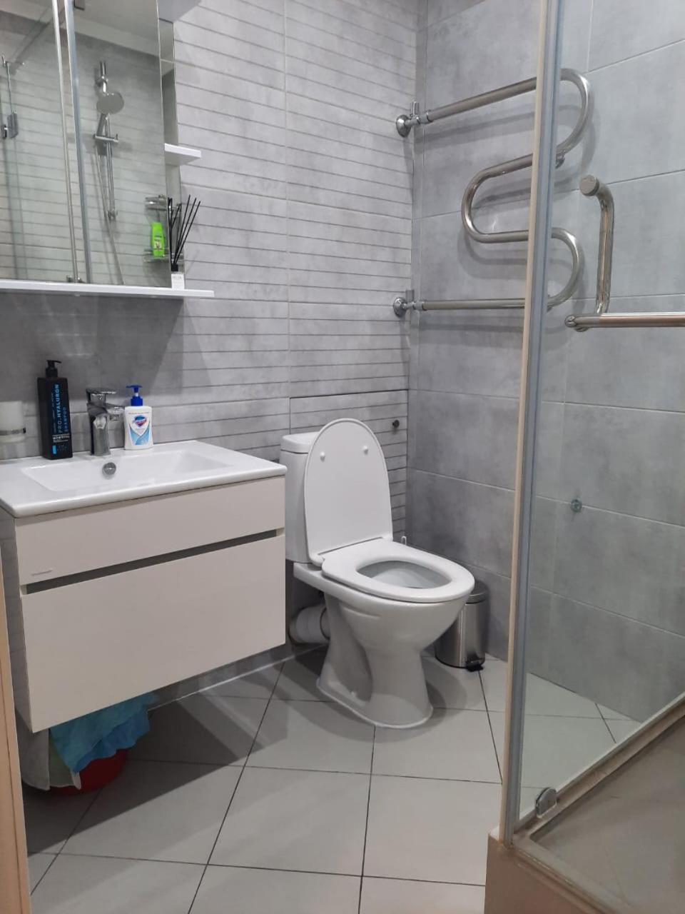 Loftik Apartments Shevchenko Street อัลมาตี ภายนอก รูปภาพ